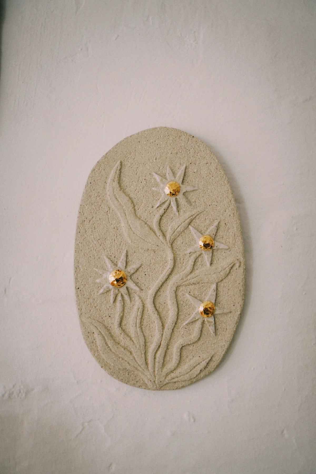 Ukiran Bunga Wall Piece No. 2 by Tantri Mustika