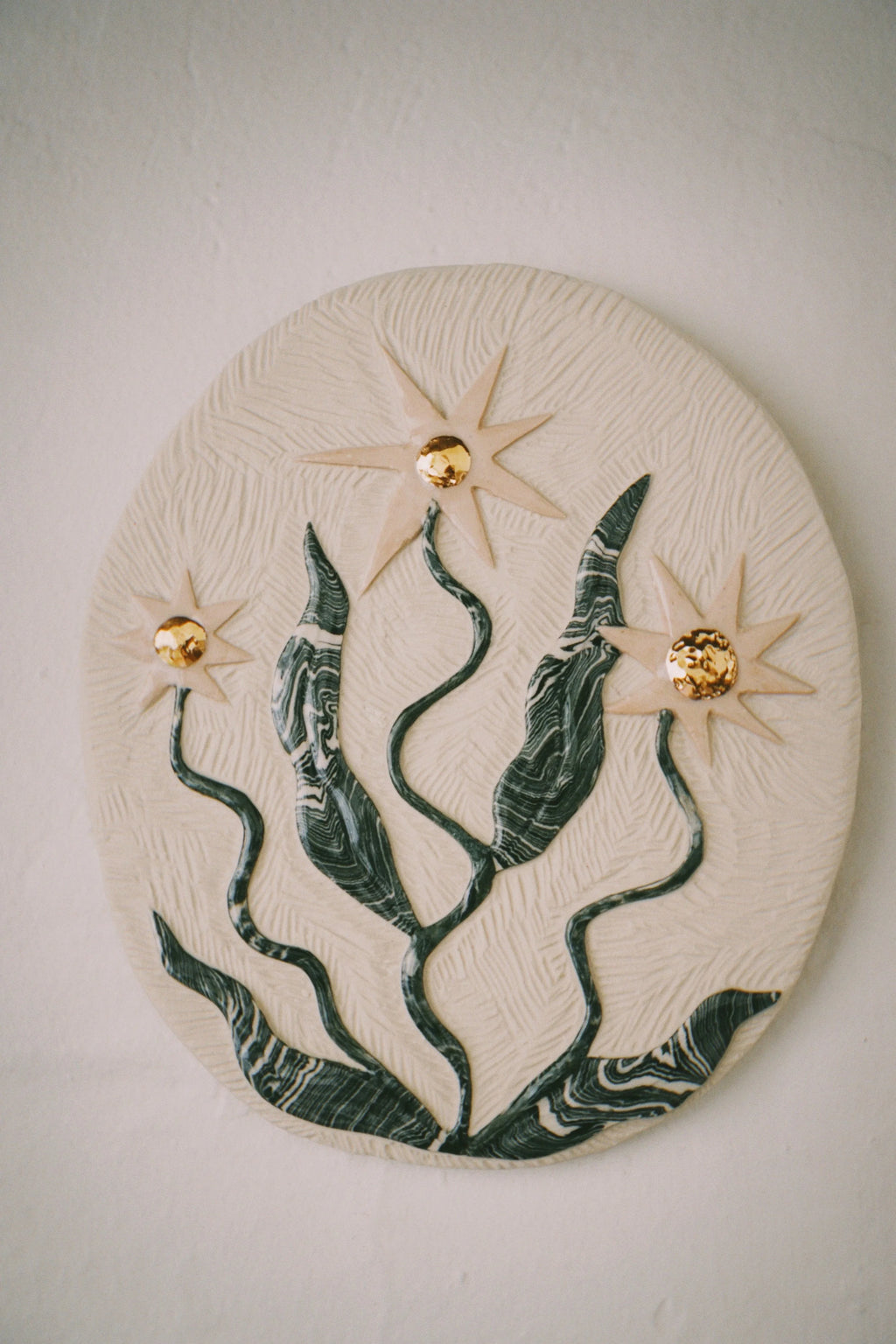 Ukiran Bunga Wall Piece No. 3 by Tantri Mustika