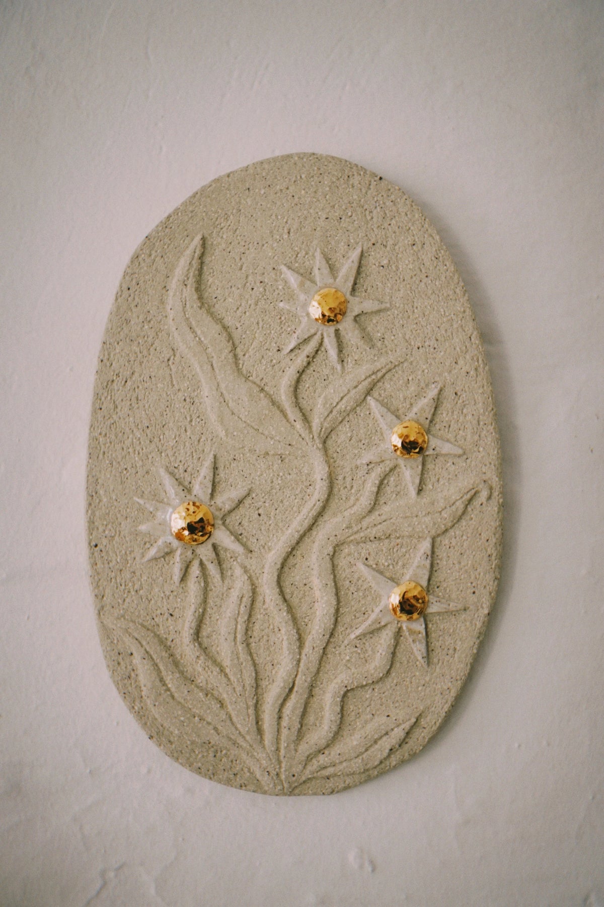 Ukiran Bunga Wall Piece No. 2 by Tantri Mustika