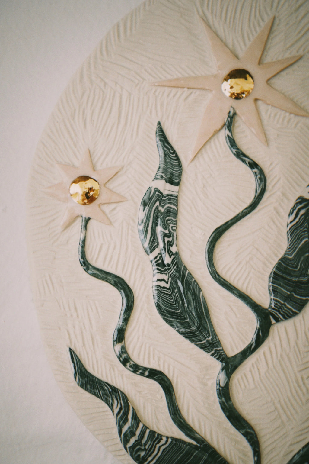 Ukiran Bunga Wall Piece No. 3 by Tantri Mustika