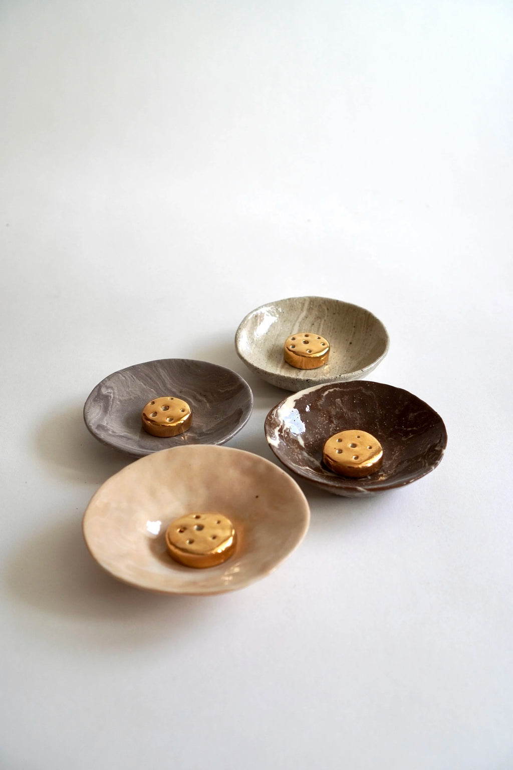 Incense Bowl Gift Pack in Oat by Tantri Mustika