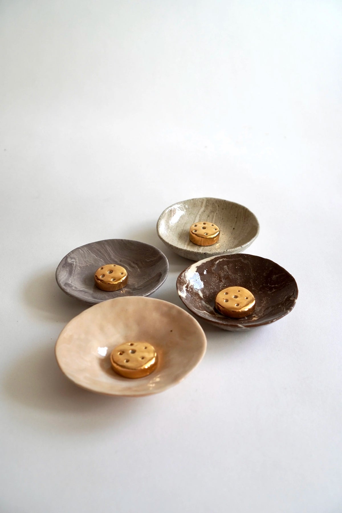 Incense Bowl Gift Pack in Oat by Tantri Mustika
