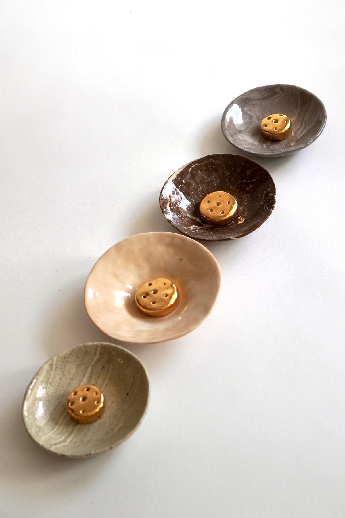Incense Bowl Gift Pack in Oat by Tantri Mustika
