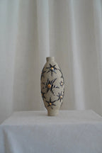 Ukiran Star Flower Vase No. 1 by Tantri Mustika