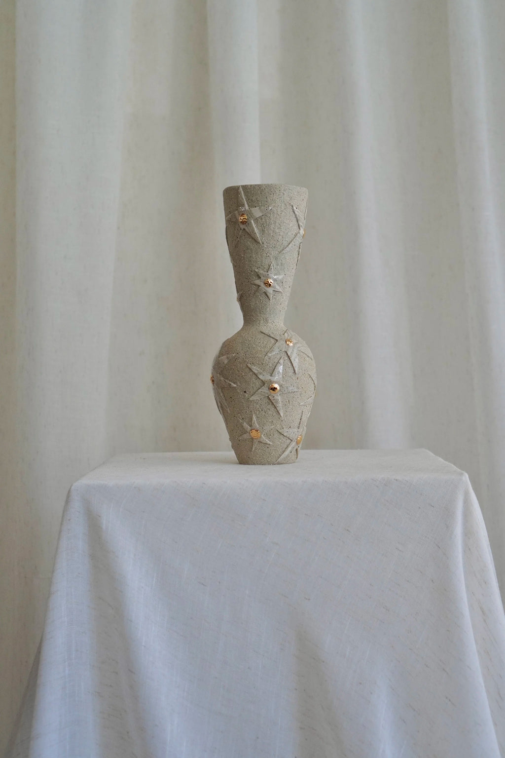 Ukiran Star Flower Vase No. 2 by Tantri Mustika