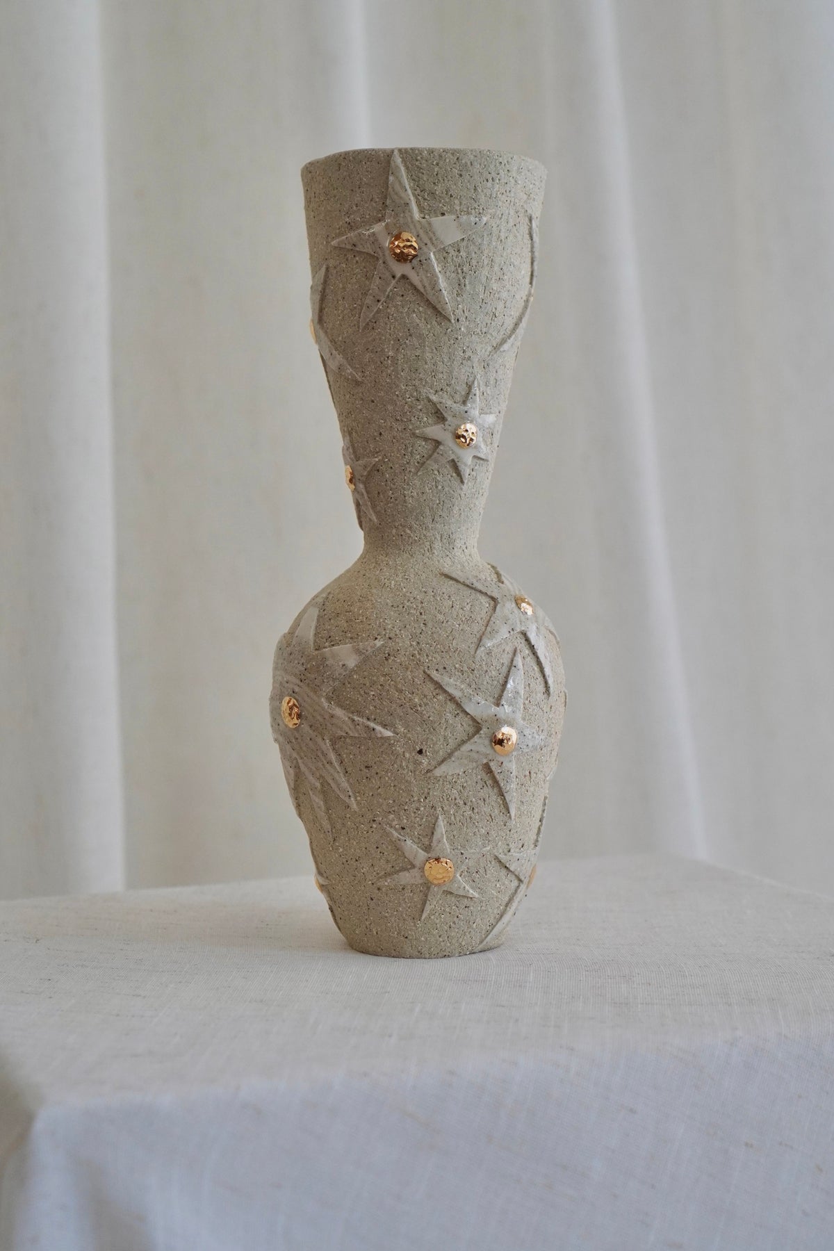 Ukiran Star Flower Vase No. 2 by Tantri Mustika