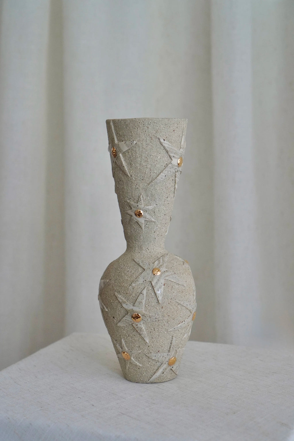Ukiran Star Flower Vase No. 2 by Tantri Mustika