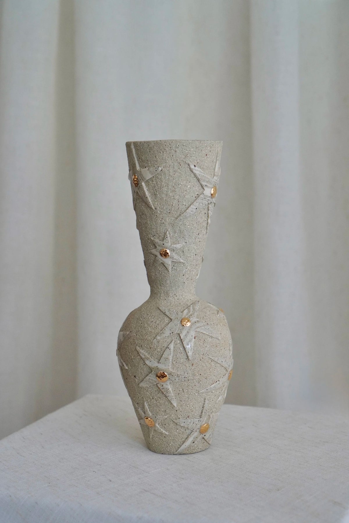Ukiran Star Flower Vase No. 2 by Tantri Mustika