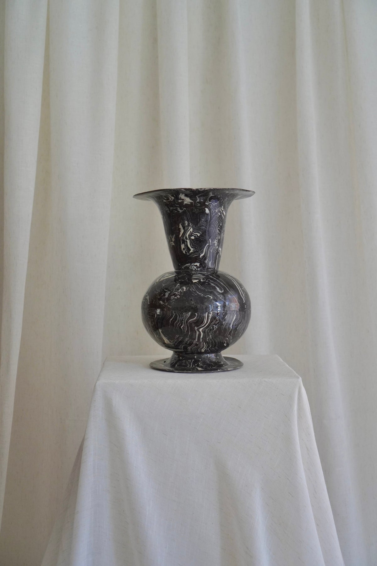 Marbled Relic Vase in Carbon Black by Tantri Mustika