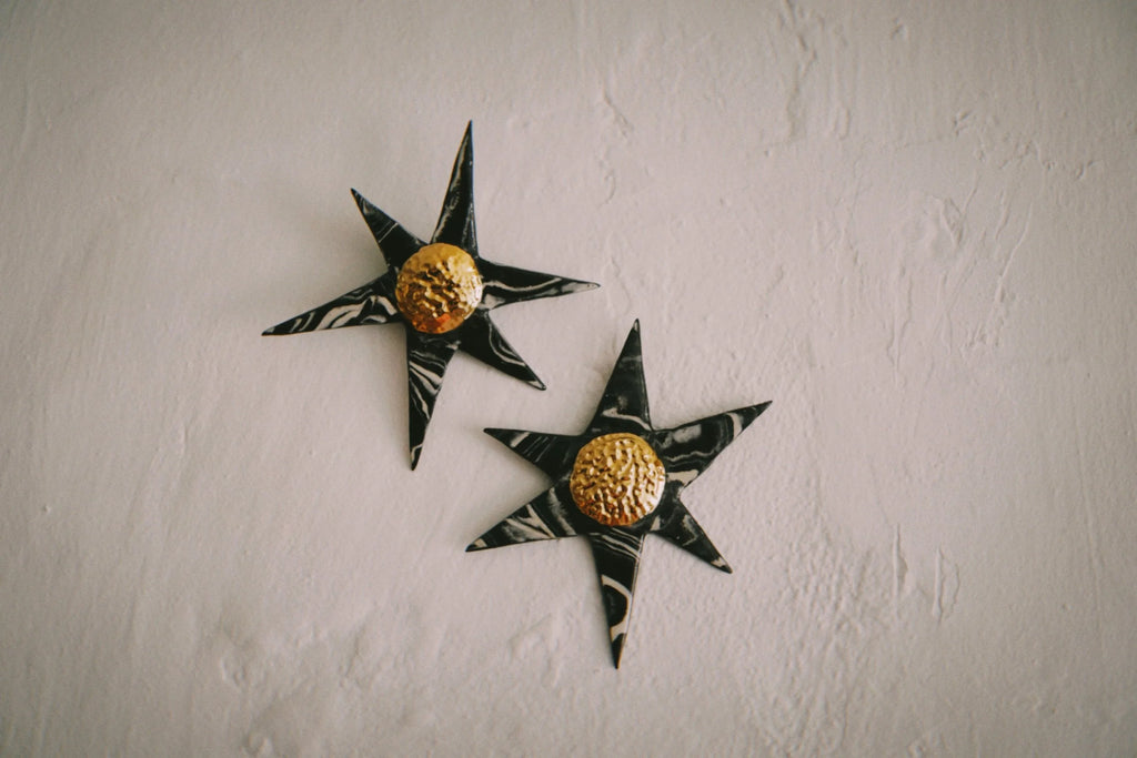 Wallflower Duo in Carbon by Tantri Mustika