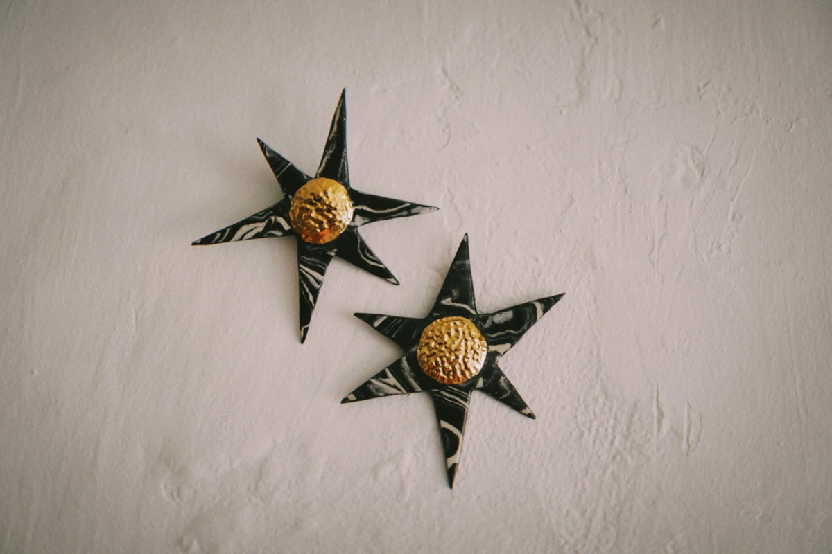 Wallflower Duo in Carbon by Tantri Mustika