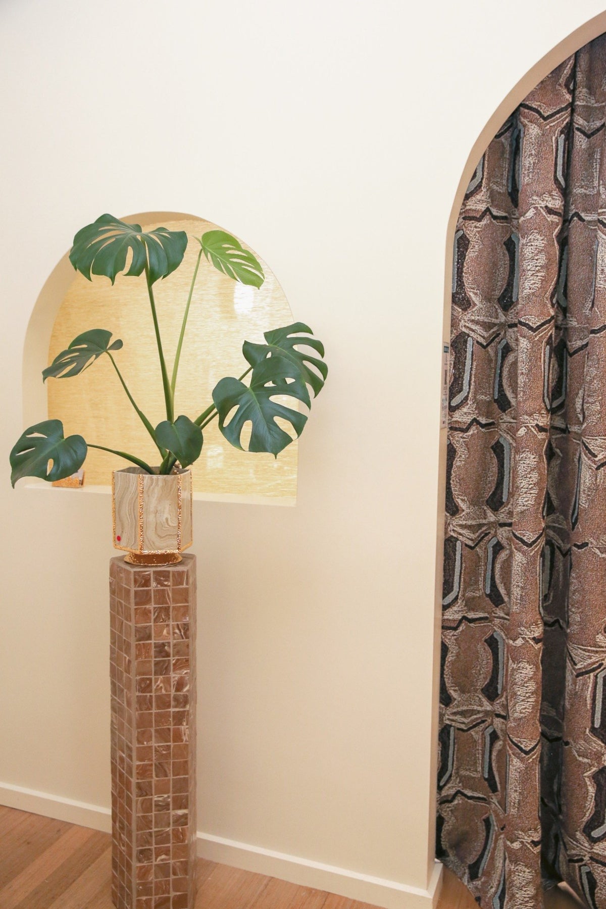Hexagon planter with gold lustre on a tiled Pentagon plinth, FOND 2022