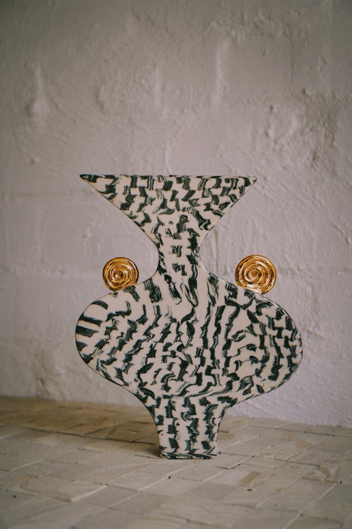 Nerikomi vase with gold lustre spirals, by Tantri Mustika
