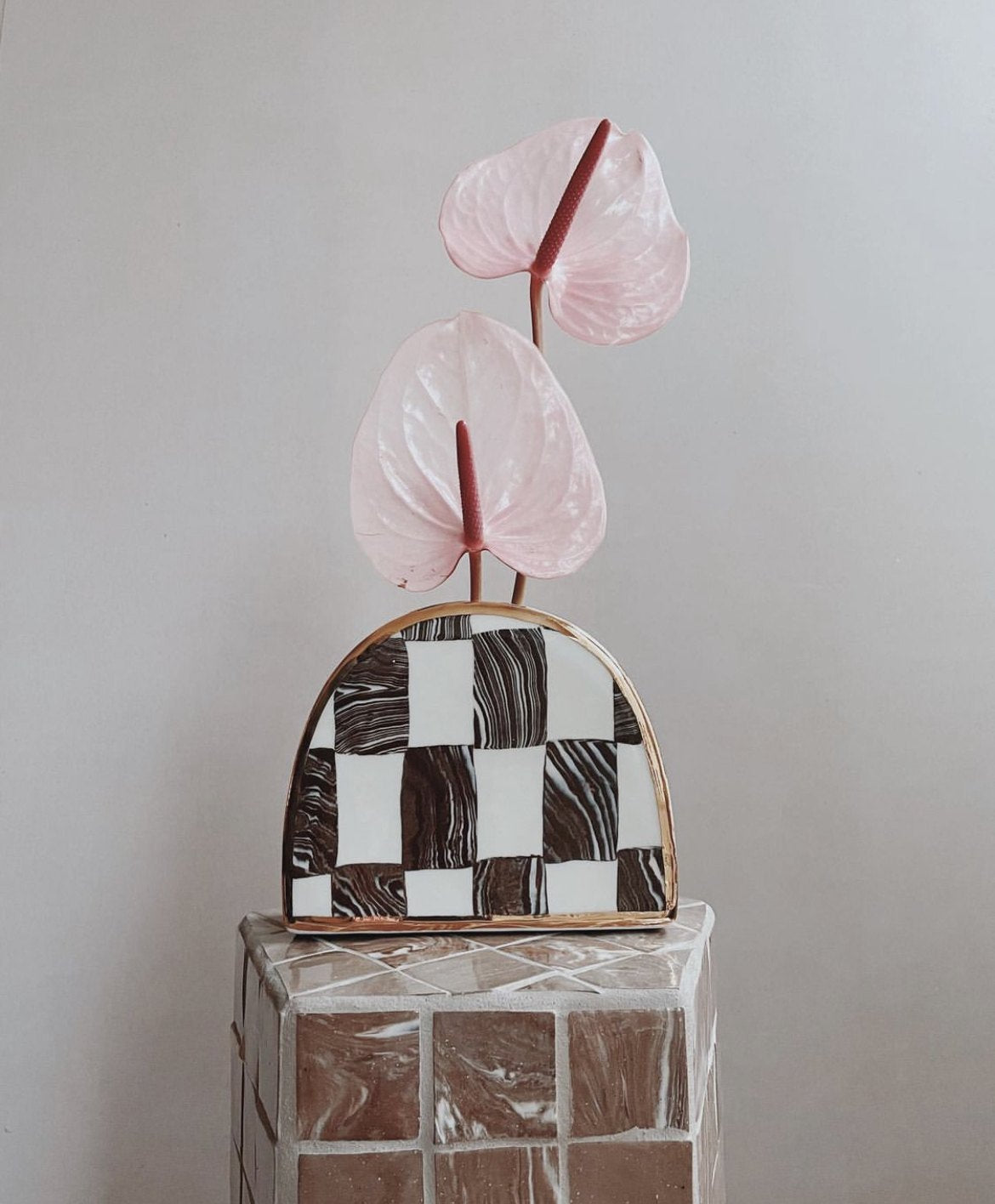 Checkered nerikomi arch vase, by Tantri Mustika